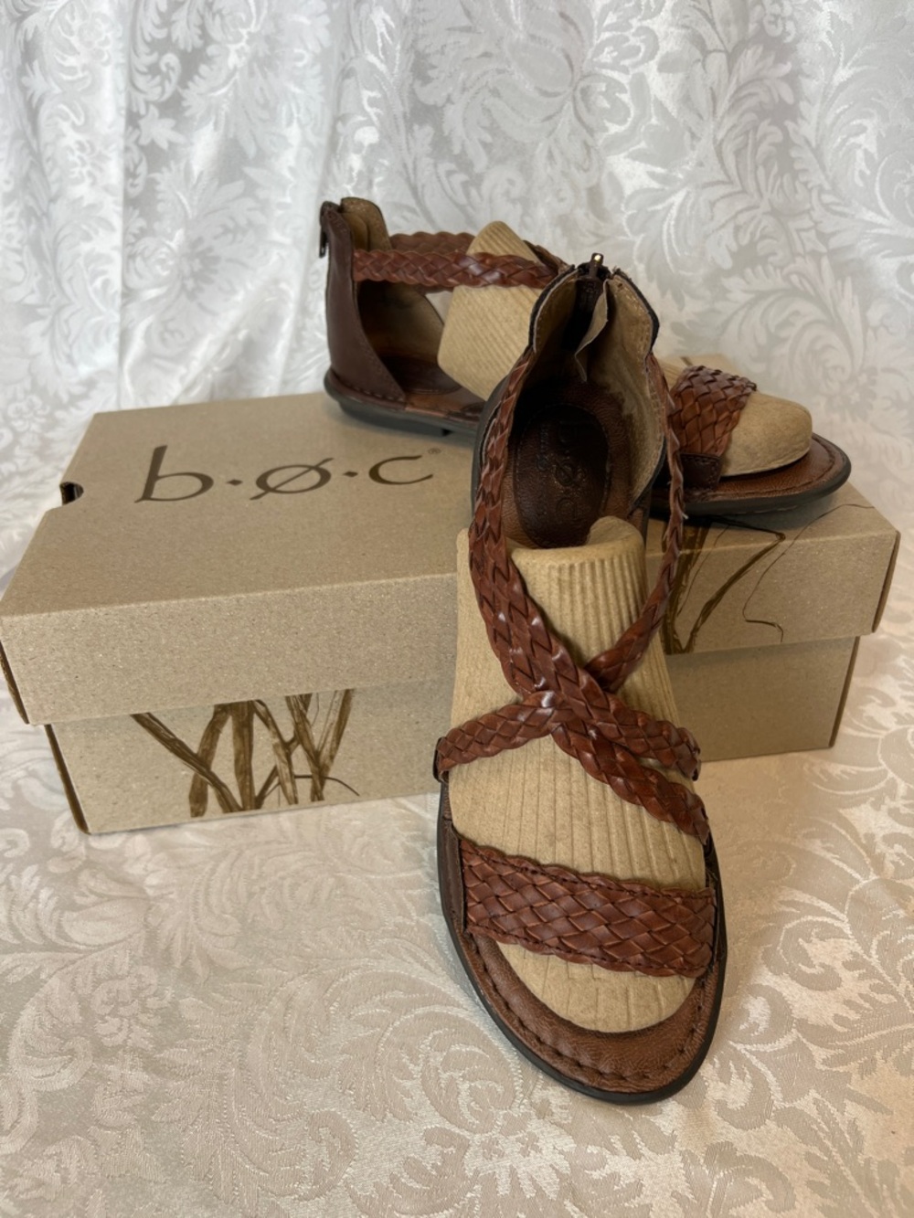 b.o.c. Woven Leather Strappy Sandals in Brown - Sz 9